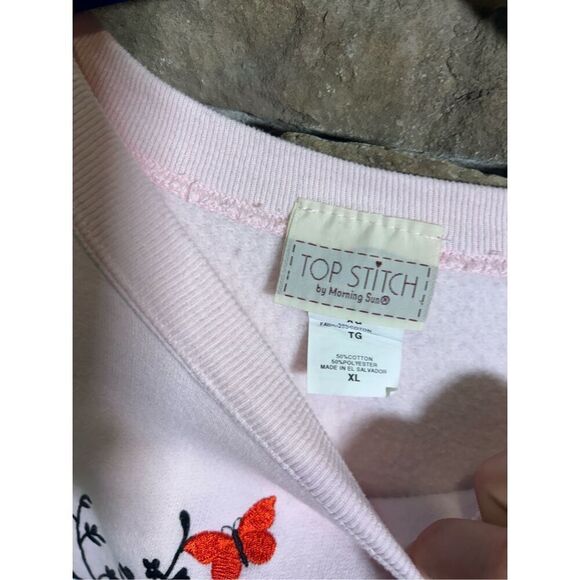 Women’s XL - Pink Flower Beautiful Nature Embroidered Crewneck Sweater - Picture 4 of 5